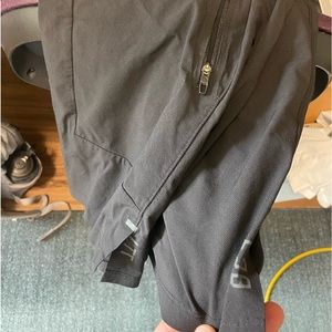 Mens black licensed to train 7in lulu lemon shorts